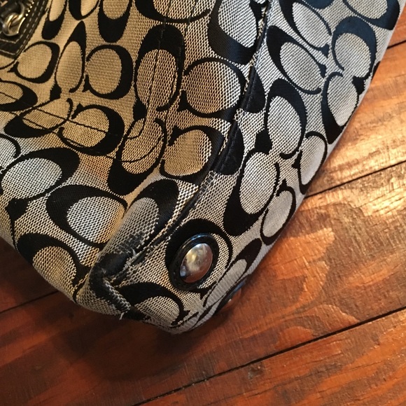 Authentic Coach Purse - Picture 4 of 4