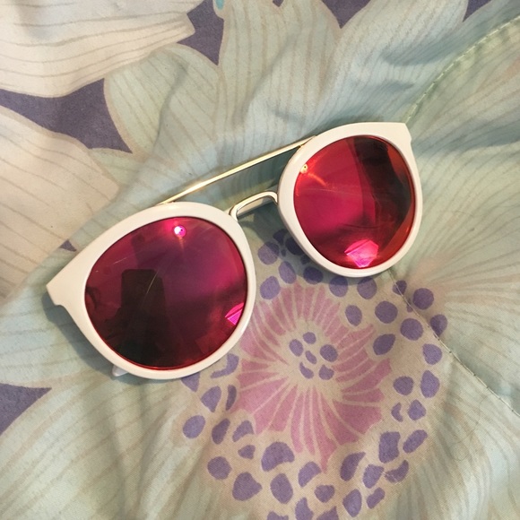 🕶Guess Sunnies