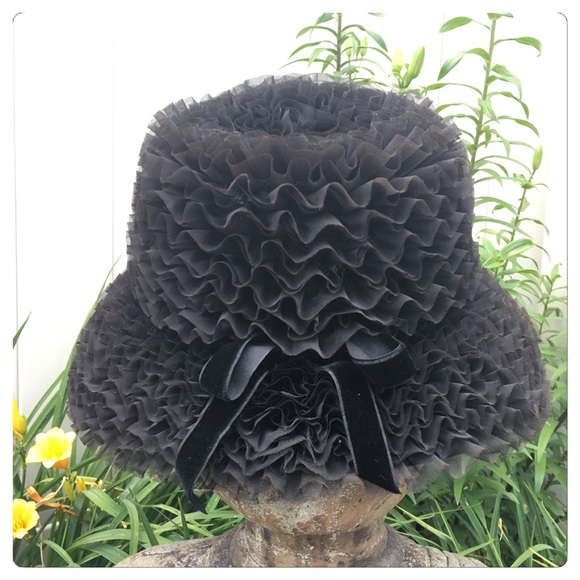 Vintage Ruffled hat main image 4