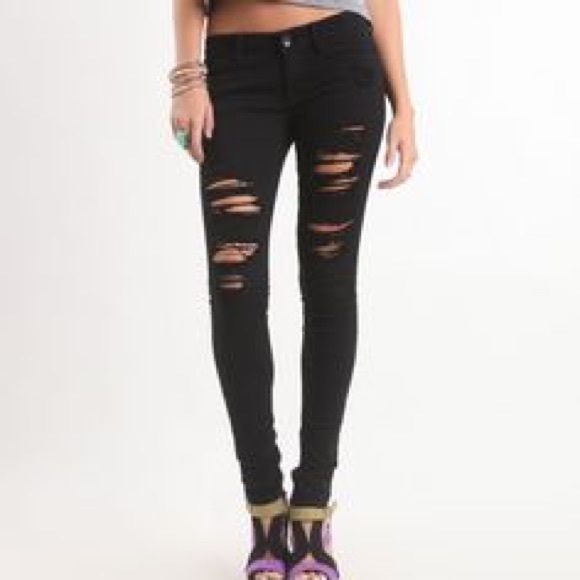 Black distressed skinny jeans