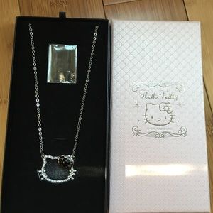 Hello kitty necklace
