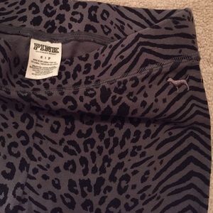 Gray animal printed leggings