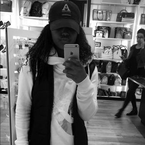 Meet your Posher, Cashmiere