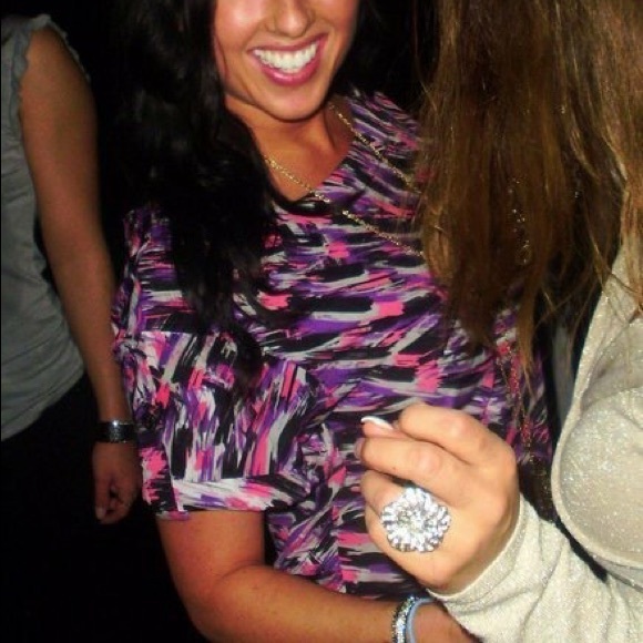 BCBGeneration blouse. - Picture 3 of 4