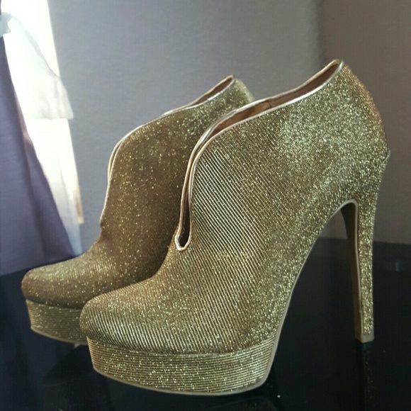 Chinese Laundry golden heels