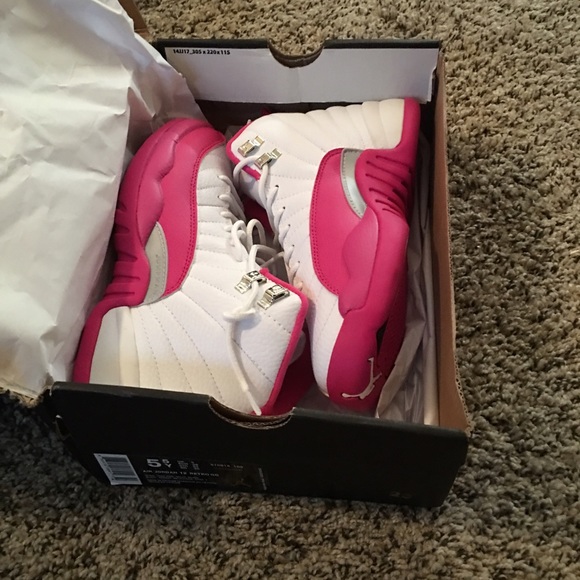 Girls Retro 12 OF Jordans