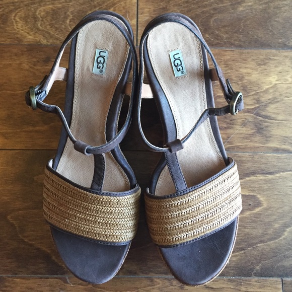 Ugg tan/brown wedges - Picture 2 of 3