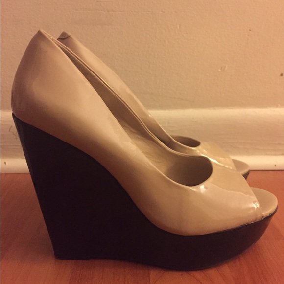 Jessica Simpson Ivory Black Patent Wedge