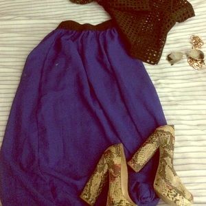 Long chiffon blue skirt