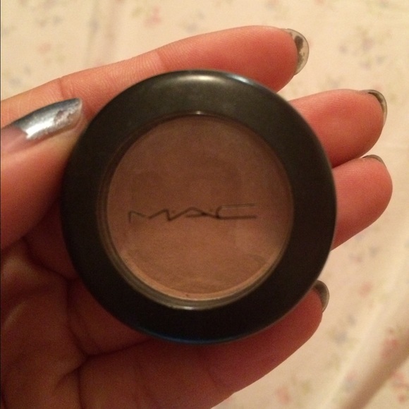MAC Cosmetics Modest Tone LE Eyeshadow