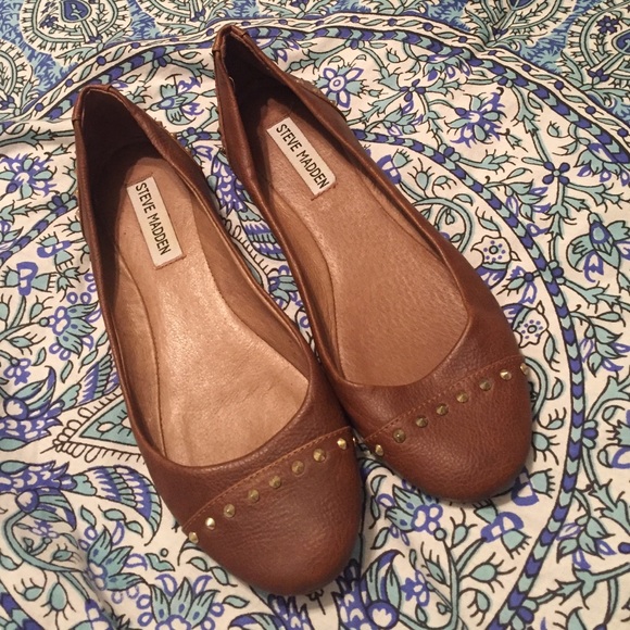 Steve Madden Studded Brown Leather Flats
