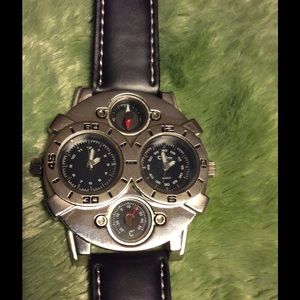 New mens Oulm stainless steel watch.