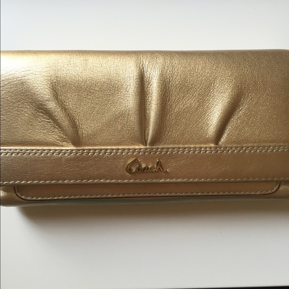 ✨SOLD Coach Gold Soho Pleated Leather Wallet