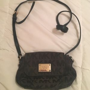 Michael Kors Black/chocolate monogram cross body