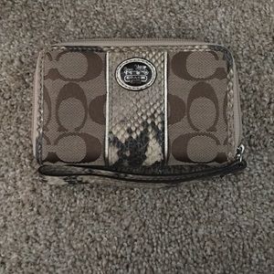 Coach wristlet wallet