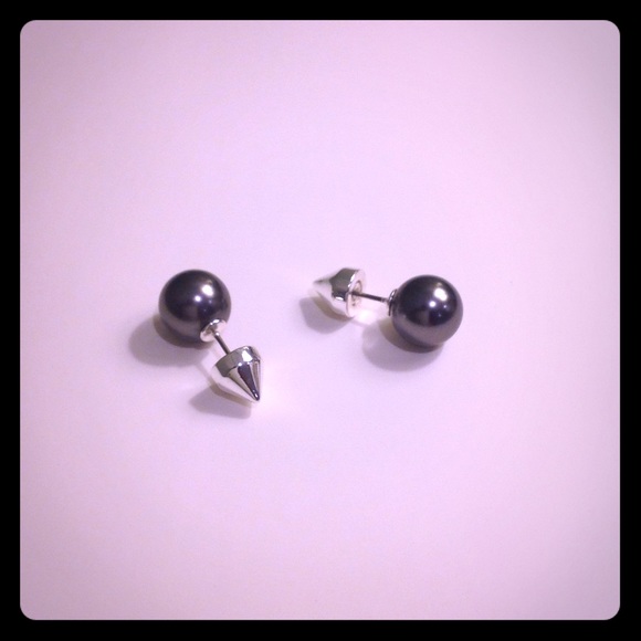 Stella & Dot Deja Vu Pearl Studs-Silver-Reversible