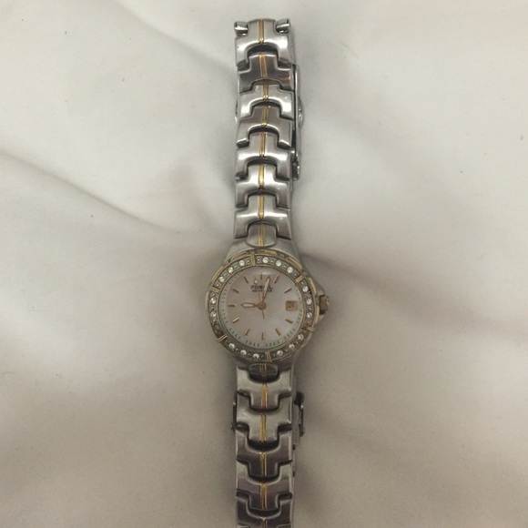 Pearl faced fossil watch