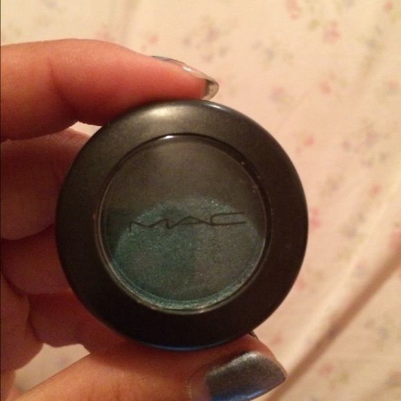 MAC Cosmetics | Blue Absinthe Frost LE Eyeshadow