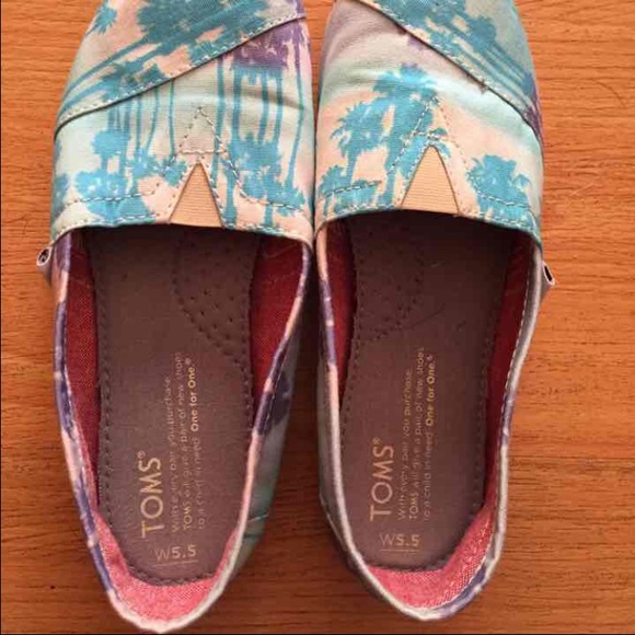 TOMS Shoes - TOMS