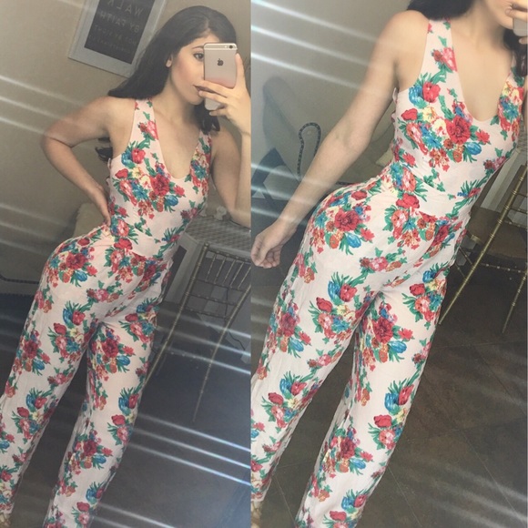 SMALLBLUSH FLORAL CRISS CROSS FLOWY JUMPSUIT S - Picture 2 of 4