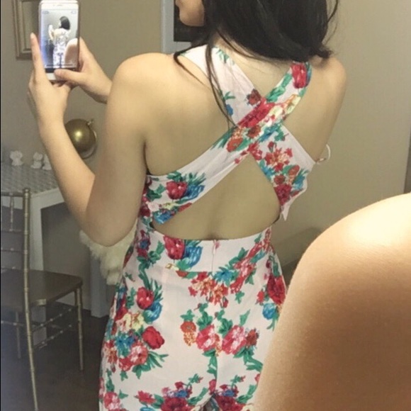 SMALLBLUSH FLORAL CRISS CROSS FLOWY JUMPSUIT S - Picture 4 of 4