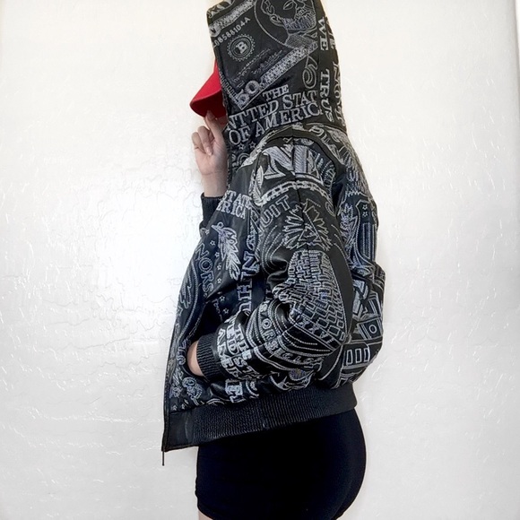 • Black Leather Jacket • 💵 - Picture 3 of 4