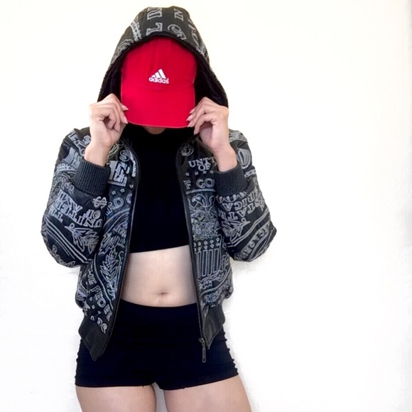 • Black Leather Jacket • 💵 - Picture 2 of 4