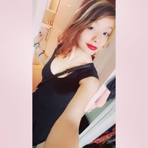 Meet your Posher, Emi