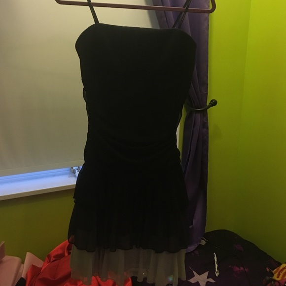 Strapless black short dress