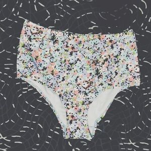 B I K I N I • B O T T O M