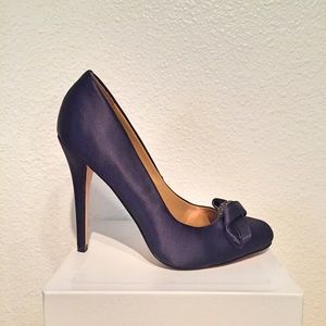 Badgley Mischka navy satin heels