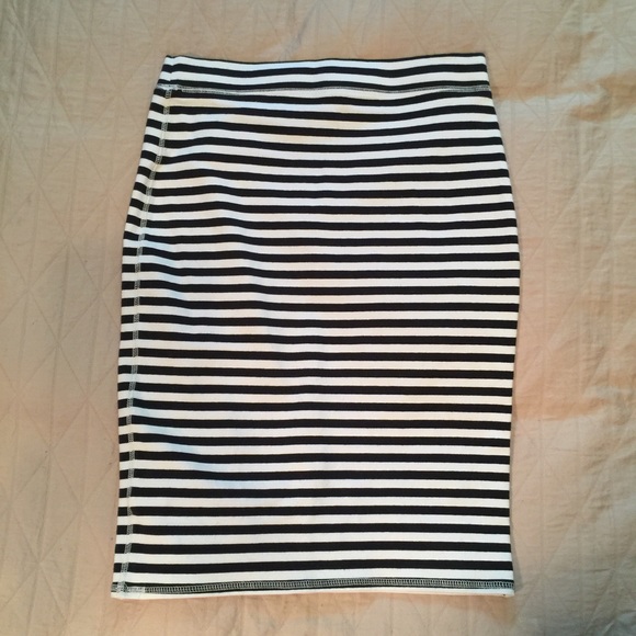 Black and white striped pencil skirt