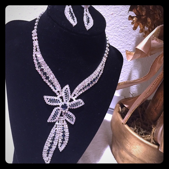 Regal necklace set with earrings fit for a queen.