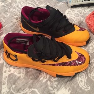 KD nikes size 2.5 youth