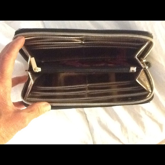 SOLD !!!    Wallet - Picture 2 of 3
