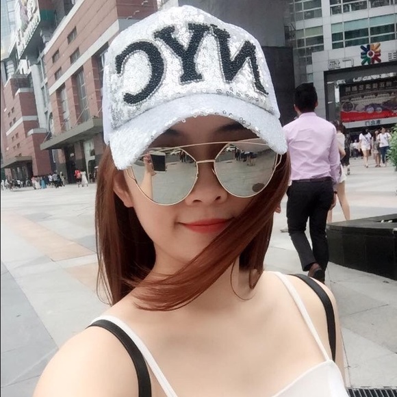 hot trend - Picture 1 of 4