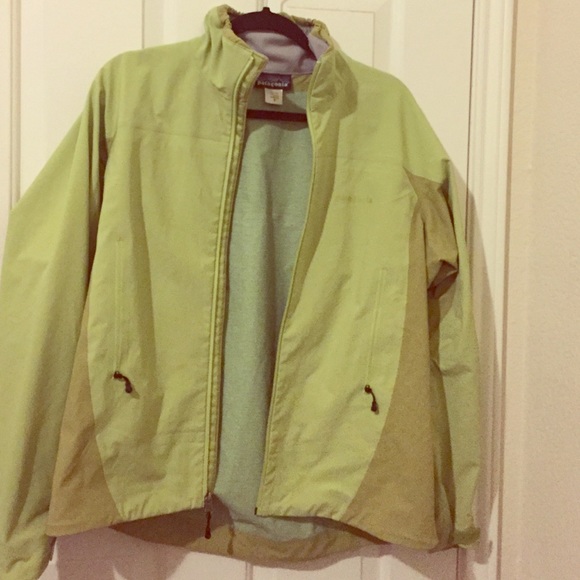 Patagonia fitted light weight zip jacket