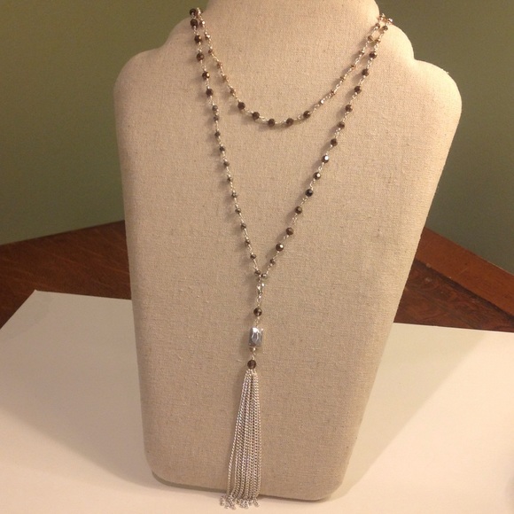 Stella & Dot Tassel necklace - silver