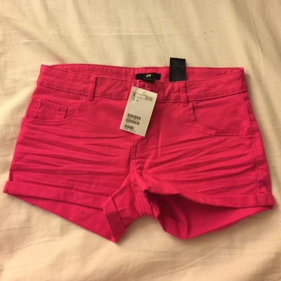 H&M pink shorts