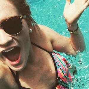 Meet your Posher, Caitlin