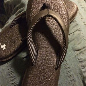 Sanuk Black Flip Flops