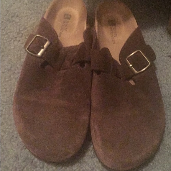 Shoes! Need them gone lol - Picture 4 of 4