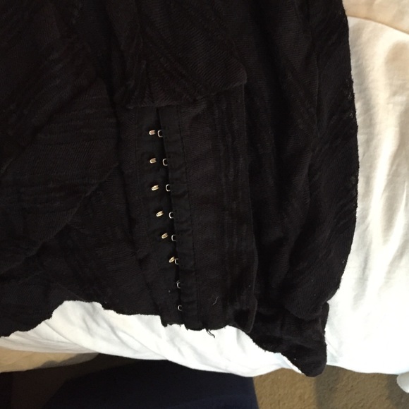 Black long sleeve - Picture 2 of 2