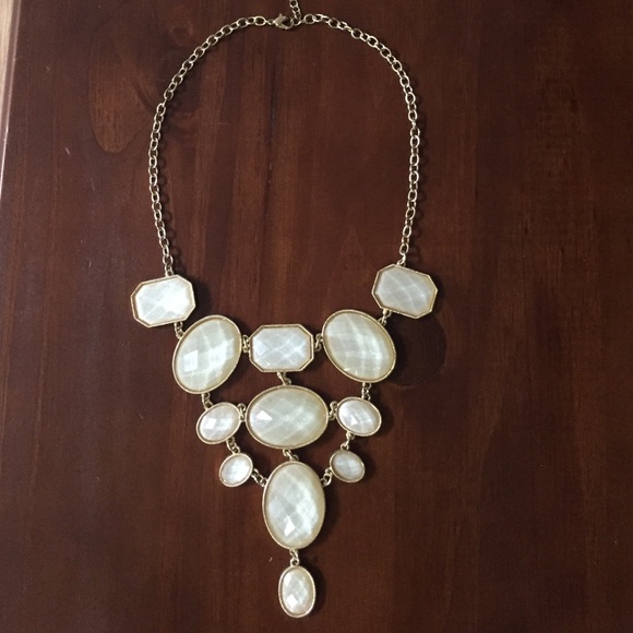 Necklace -costume jewelry