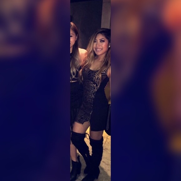 Zipped up seductive dress - Picture 2 of 2