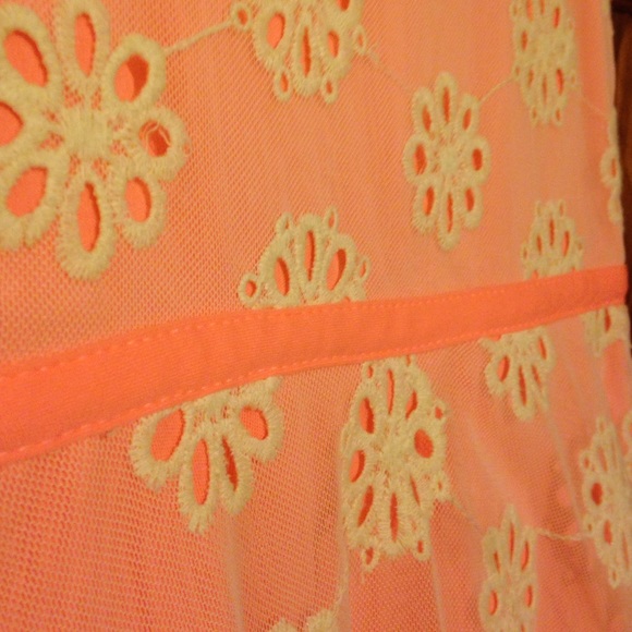 Dress - Picture 3 of 4