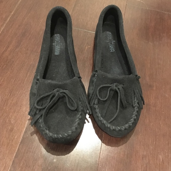 Black Minnetonka moccasins