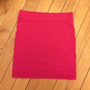 Bright pink stretch cotton pencil skirt