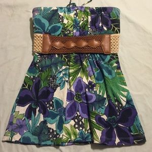 ✨BONGO beautiful Floral Tie-neck top