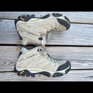 Merrell Moab Ventilator hiking boots in tan/taupe